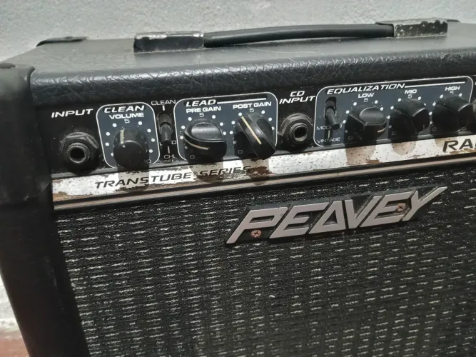 Amplificador de guitarra Peavey Rage 158