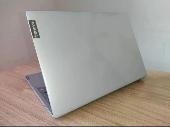 Notebook Lenovo RYZEN 5 c/ Placa V. Dedicada