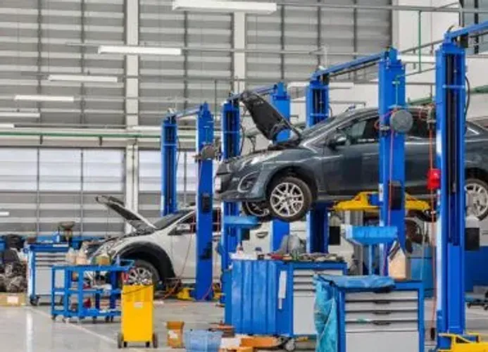 Oficina mecanica funcionando