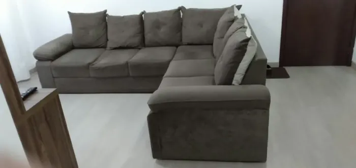 Sofá de canto em suede