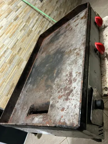 Chapa de hambúrguer marca progás, funcionando perfeitamente!