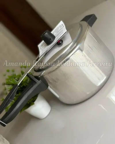 Panela de 7 litros na promoção 110 retirar