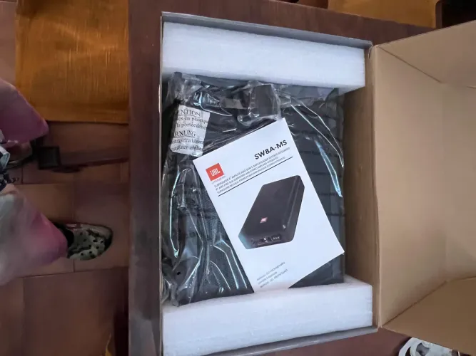 Vendo subwoofer slim JBL novo na caixa nunca usado!!