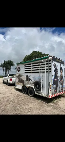 Trailer para 3 cavalos 