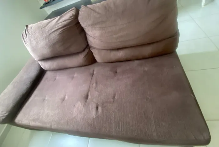 Vendo sofá de 2 lugares no tecido Linho
