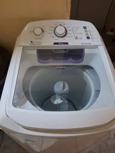 Máquina de Lavar Electrolux 8,5kg Jet&Clean Seminova