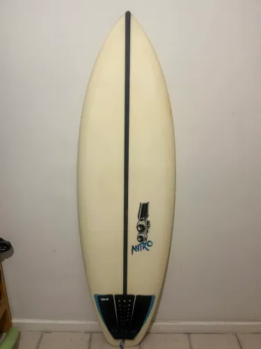 Prancha de surf JS Hyfi 5?8? 29,8 litros