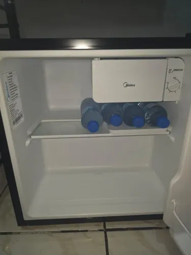 Frigobar Midea novo