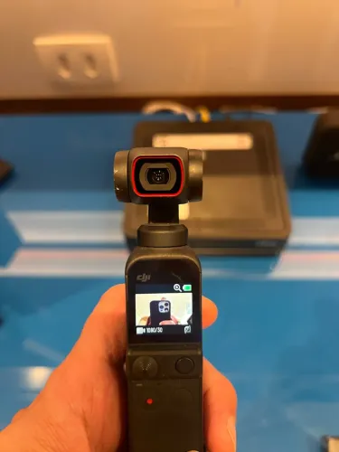 Câmera 4K DJI OSMO POCKET COM MICROFONE SEM FIO E CASE PROTETORA