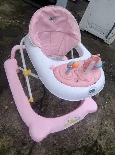 Andador para menina 