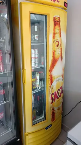 Vendo cervejeira.