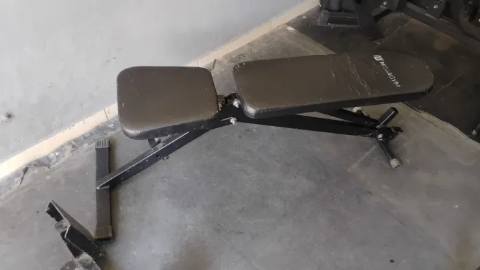Banco livre da mega gym com várias inclinações