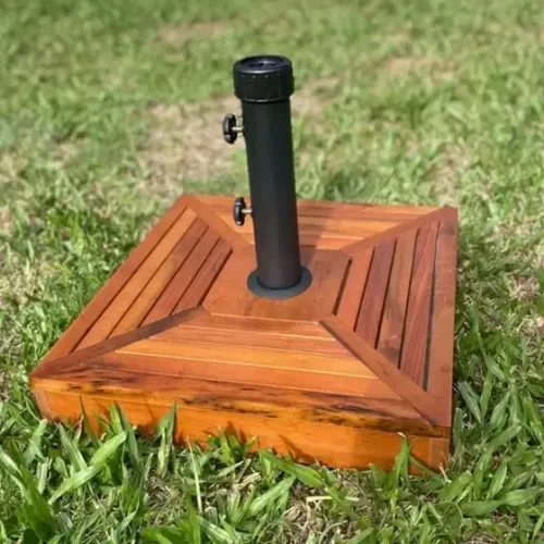 Base para Ombrelone Quadrada em Concreto com Revestimento de Madeira 25kg