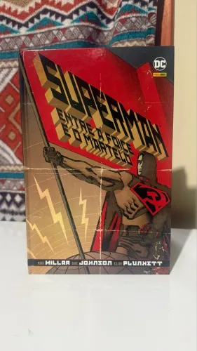 HQ Superman Entre a Foice e o Martelo (capa dura)