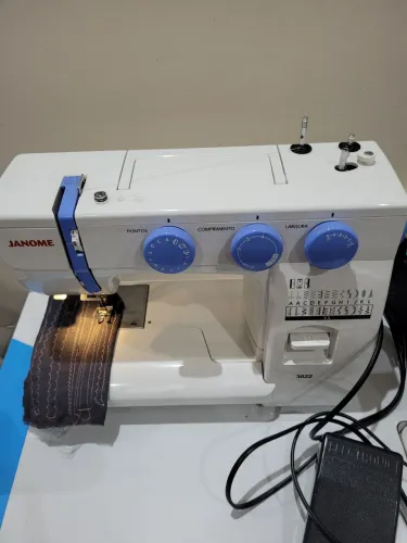 Maquina de costura janome en ótimo estado na promoção!!
