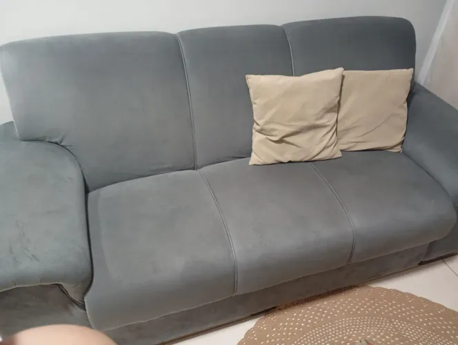 Vendo Sofá semi-novo R$550,00 F: *