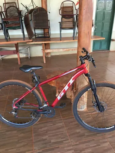 Bike GTS em bom estado.