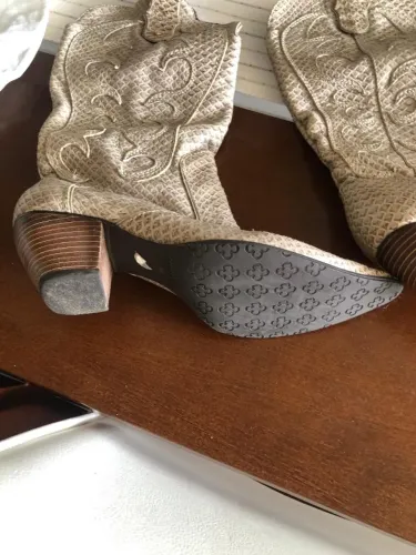 Bota country couro Piton;pgto a vista no ato entrega-retirar no local ( nova $3000)