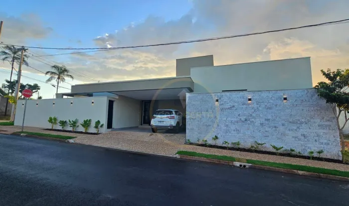 Casa com 3 dormitórios à venda, 170 m² por R$ 1.490.000 - Beija-Flor II - Uberaba/MG