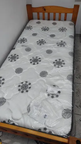 Colchão solteiro pouco uso