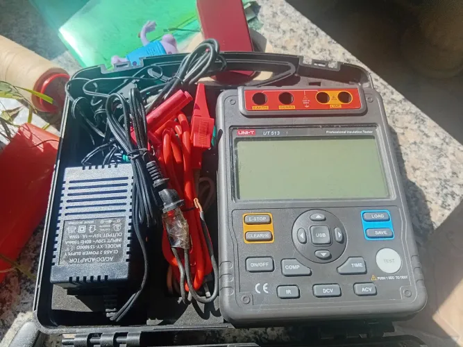 Megômetro Uni-T UT 513 profissional