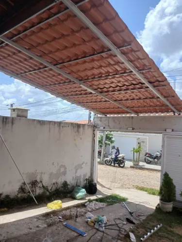 Cobertas para garagem. Área de serviço e etc