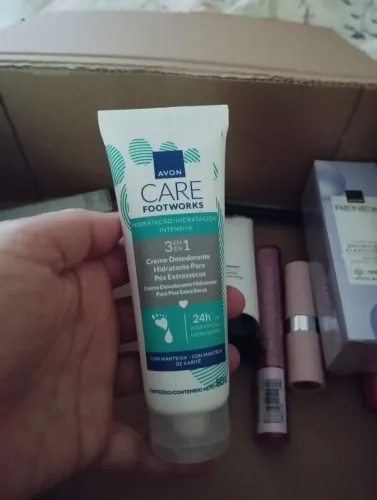 Avon Care Footworks - creme desodorante para pés extra secos.