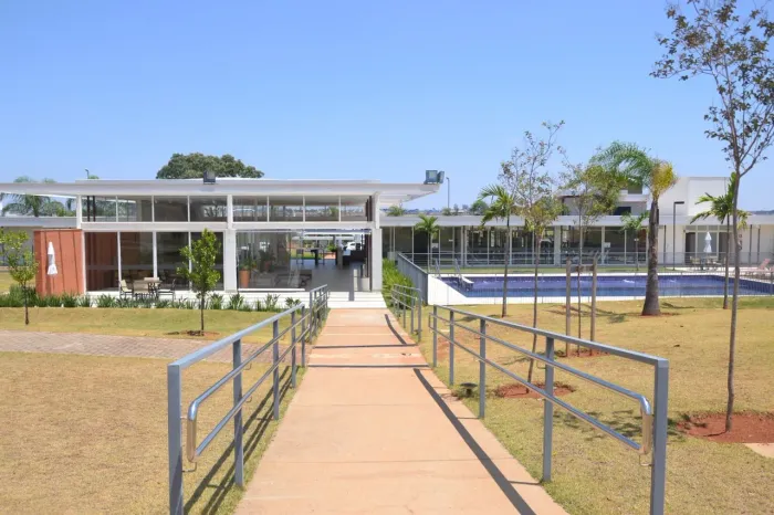 Terreno à venda no Condomínio Alphaville 2 no bairro Granja Marileusa em Uberlândia