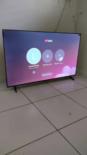 Vendo smart tv 55 polegadas Apenas 10 meses de uso. A vista ou no cartão de crédito 
