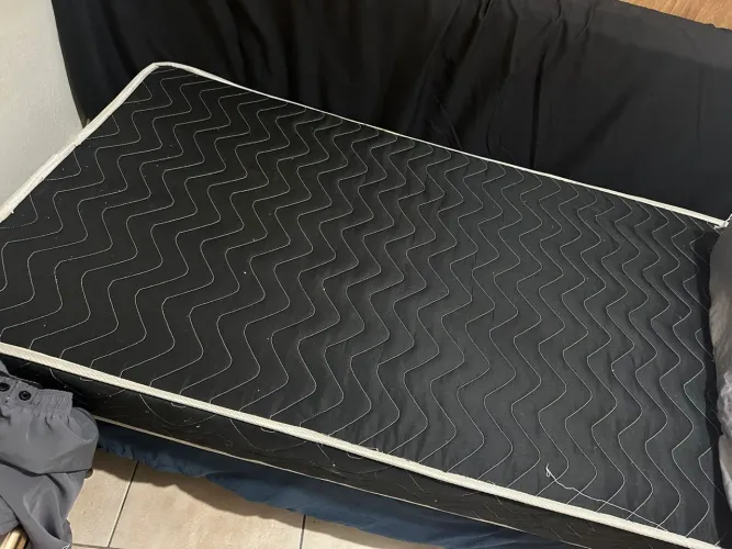 Cama solteiro com auxiliar