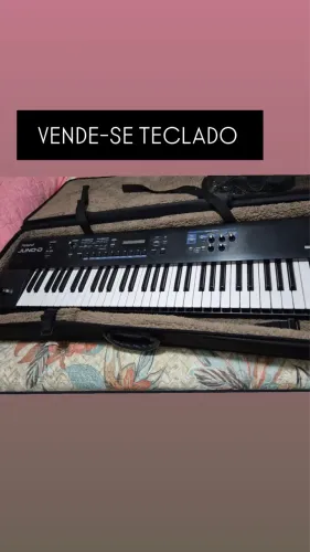ROLAND JUNO D TECLADO