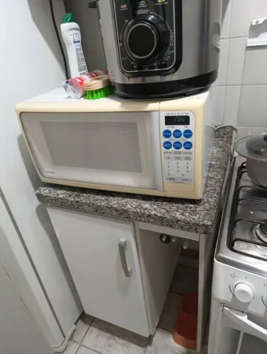 Micro ondas e máquina de lavar