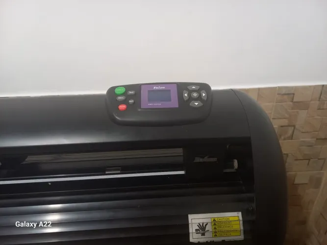 Plotter Recorte Foison - E48 - Com laser - Com pedestal - Defeito nas teclas de comando