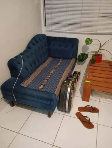 aluga-se divã para festas