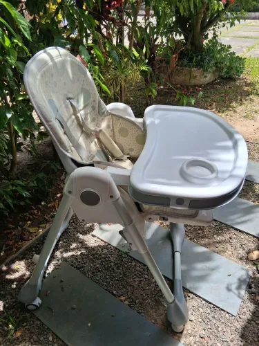 Cadeira de alimentação para bebês