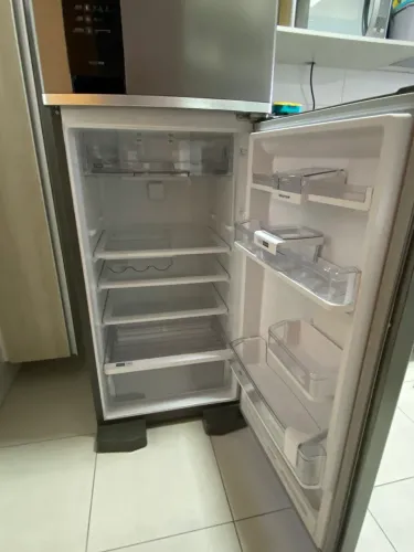 Geladeira Brastemp Frost Free 375 litros cor inox - 110V