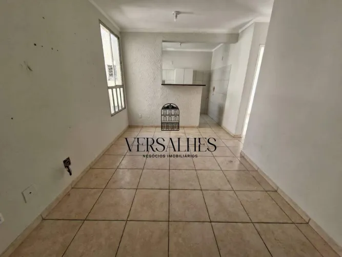 Apartamento à venda com 02 quartos, 01 banheiro, sem vaga de garagem com 45m² - Bairro Jar