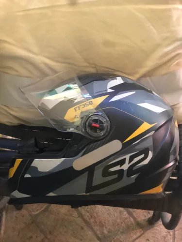 Vendo Ls2 tank tamanho 58 serve 60 entrego em toda região bh 