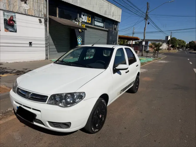Fiat Palio 1.0 Economy Fire Flex 8V 4P 2013