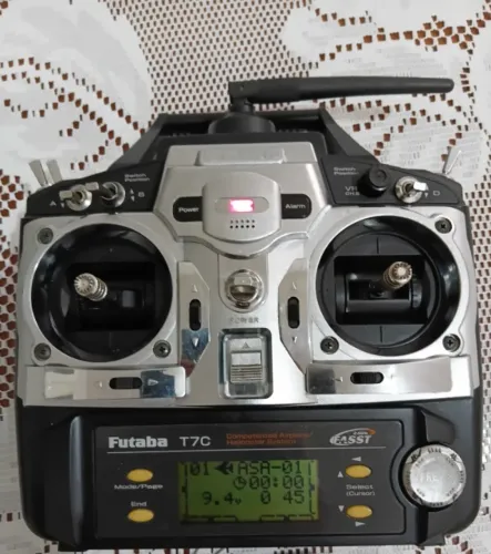 Rádio Futaba T7C 2.4GHz