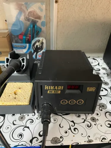 Estou vendendo máquina para concerto de celulares