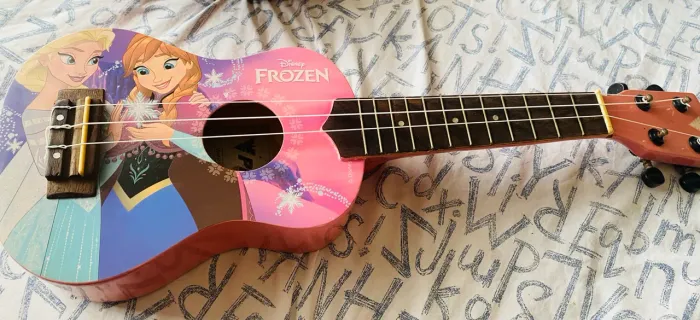 Ukulele Phx Soprano Frozen Modelo Ukp-f2 Licenciado Disney 