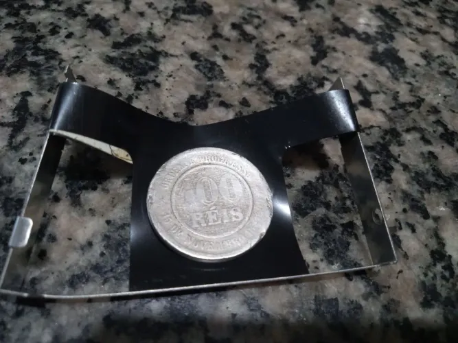 Moeda antiga de 100 Reis 