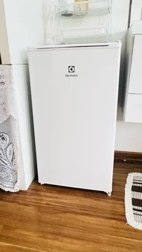 Frigobar eletrolux 94l
