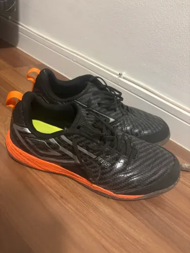 UMBRO PRO 5 BUMP CARBON