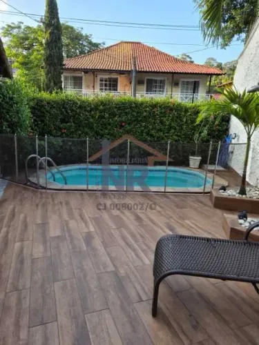 Casa no Condomínio Fechado e lazer com Piscina e churrasqueira