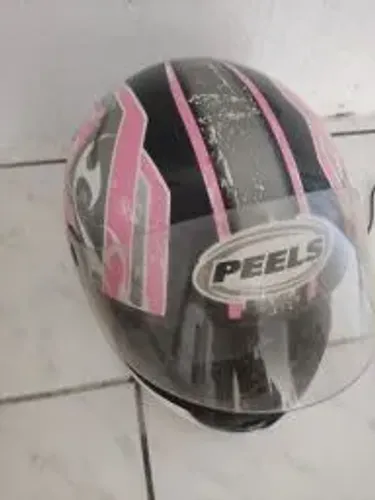 Capacete detalhe rosa