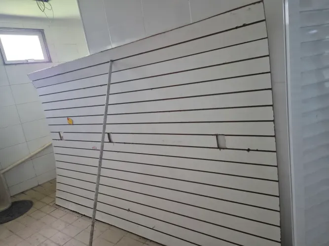 Painel canelado pra óculos bijuterias e acessórios
