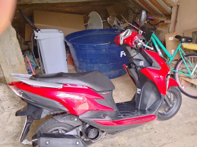 Moto Honda elite