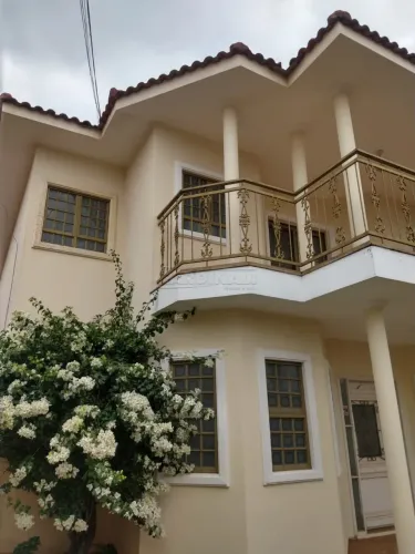 Linda Casa com Área Verde no Santa Terezinha - 4 Quartos, 4 Banheiros, Churrasqueira e Mai